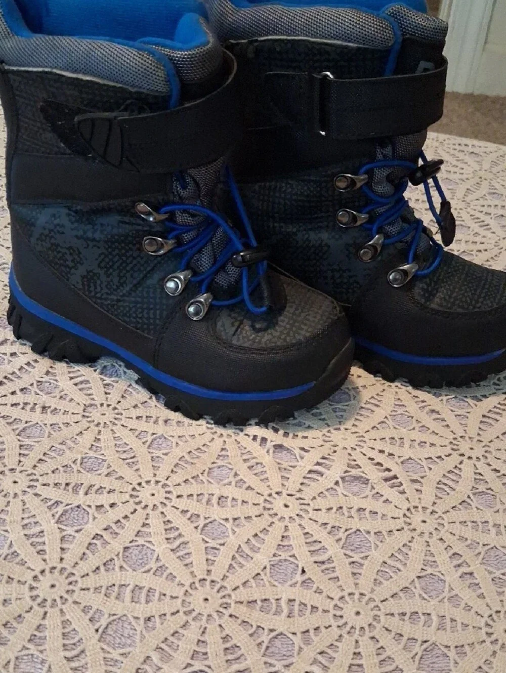 DSG Kids Blue and Black Winter Boots with Hook-and-Loop Strap